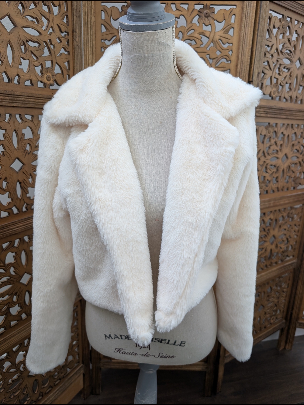Plush Faux Fur Cream Jacket - Women